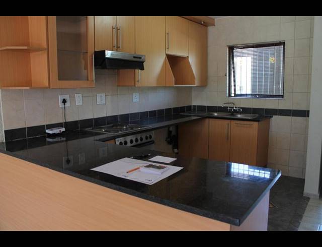 3 BEDROOM APARTMENT FOR SALE IN MARAIS STEYN PARK